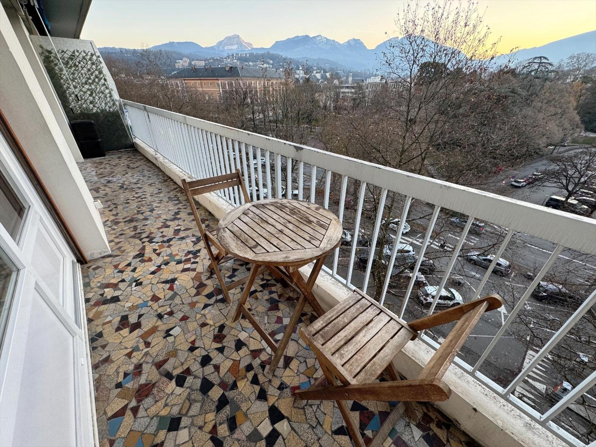 Logement Autour De Moi * * * * * Chambéry Exteriör bild